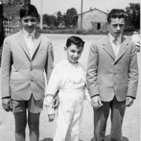 1958-Cortile_2 1958 - Nel cortile della Casa del Popolo. Alle spalle si nota la Via S.Donato