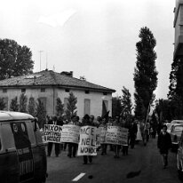 1969-2-SD (5) 1970: Quartiere S.Donato Manifestazione per la pace e contro la Nato