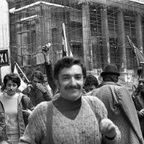 1970-GE (3) 1970: Genova XXV della Liberazione. Giuliano Ortolani che guida il gruppo della FGCI di S.Donato. A sinistra Piero Venturi