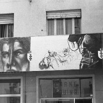 CFile0038 1973 -11 Pannelli contro il colpo di stato in Cile appesi alla terrazza della casa del popolo