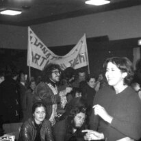 File0021 1973 - 11 Sala Sirenella : Concerto del Canzoniere delle Lame per il Cile (in prima fila : Massimo Baviera, Tiziana Gentili, Patrizio Nocciolini, Janna Carioli)