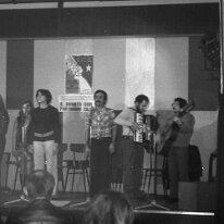File0029 1973 - 11 Sala Sirenella : Concerto del Canzoniere delle Lame per il Cile (Paolo Paio, Chiara Stanghellini, Frida Forlani, Janna Carioli, Franco Ginestri ,...