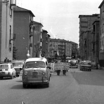 1969-2-SD (7) 1970: Quartiere S.Donato Manifestazione per la pace e contro la Nato