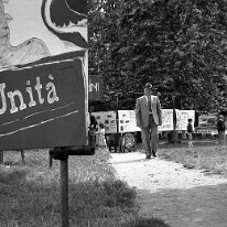 File0003 L'ingresso alla festa