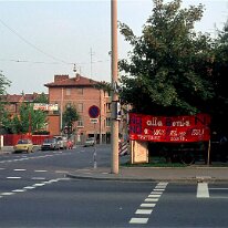 tosc_019 1981 - Estate Striscioni contro la bomba 