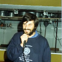 Scansione0018 Mauro Nanni . Discorso di Presentazione sotto la tensostruttura a fianco della Casa del Popolo