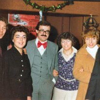 1980-Foto069 1980 - In attesa dei soci : XXXX, Paola Agostini , William Govoni, Nadia Dondi , YYYY, ZZZZ(Caposala)